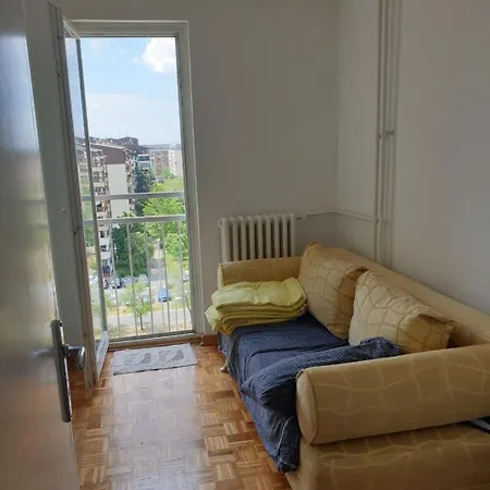 70 Square Meters In Block 61 公寓